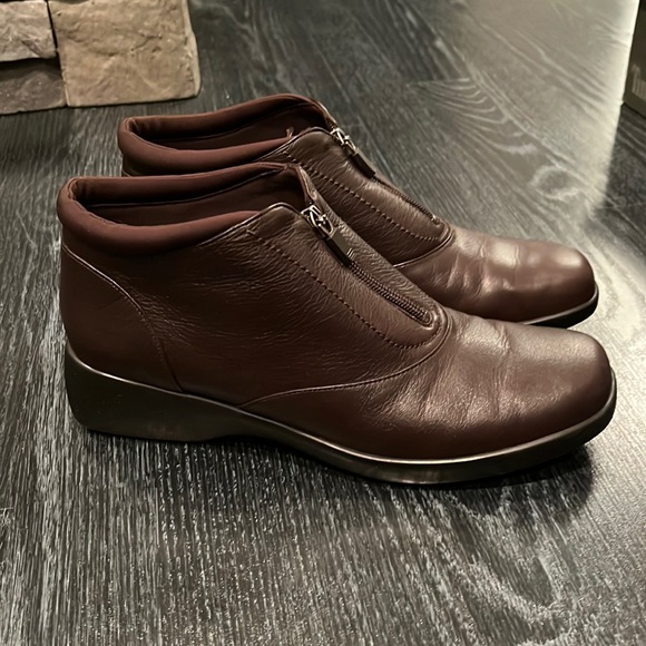 Easy Spirit Esdrina ankle booties boots zipped brown leather women’s size 9 - Picture 2 of 14